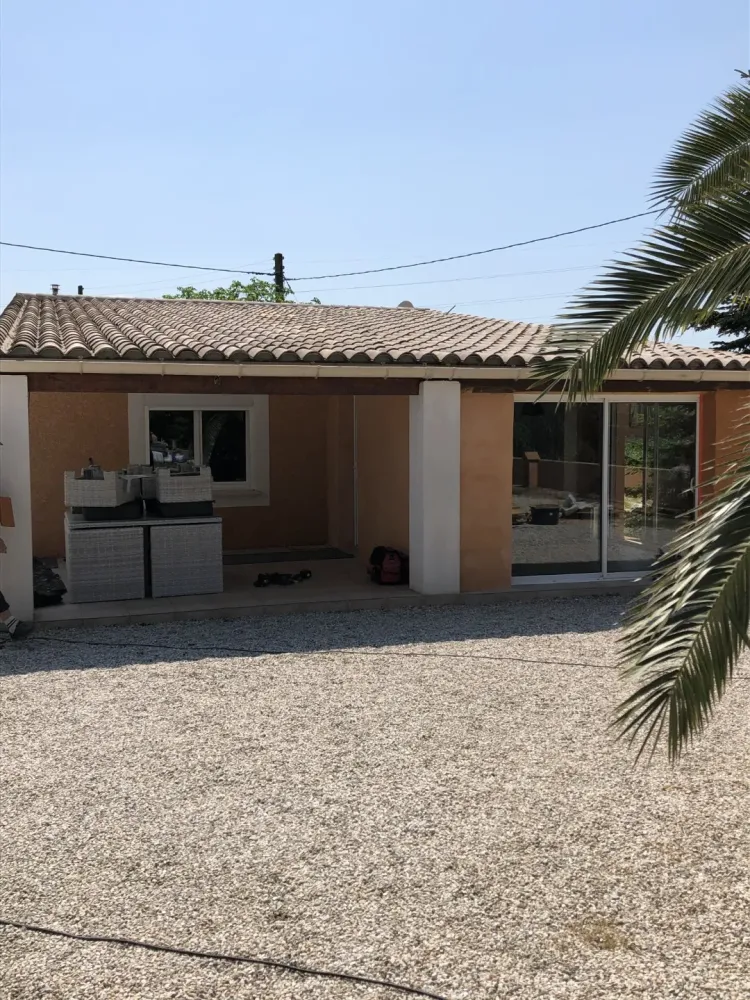 Maison devanture tuile